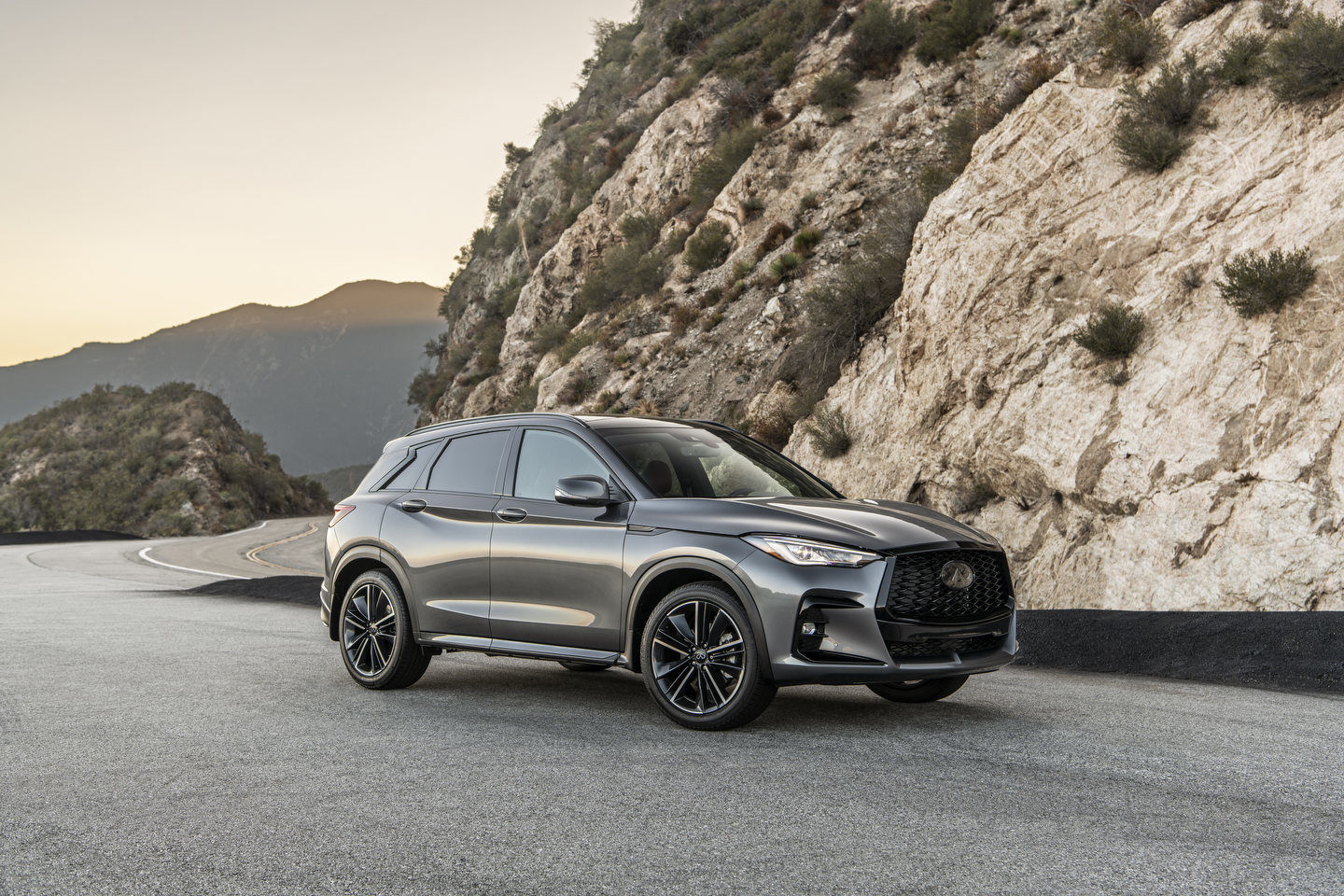 Infiniti QX50 2023 vs Acura RDX 2023 : toujours en avance