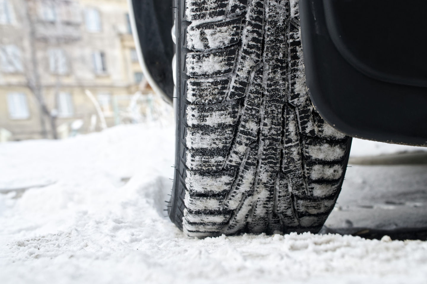 Comment vérifier si les pneus d'hiver de votre Nissan sont toujours en bon état