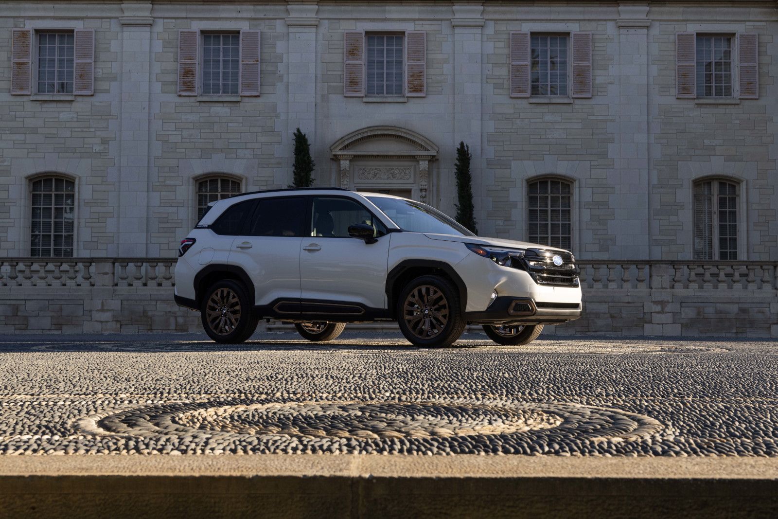 Outback 2026 ou Forester Hybride 2026 : Quel VUS Subaru Convient le Mieux aux Familles de Sept-Îles?