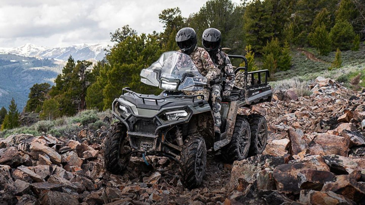 Polaris RANGER ou Sportsman 6x6 : la comparaison ultime des bêtes de travail
