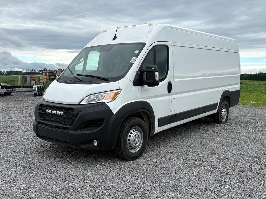 Brand-new 2025 Ram ProMaster on clearance at CamionsCommerciaux.ca