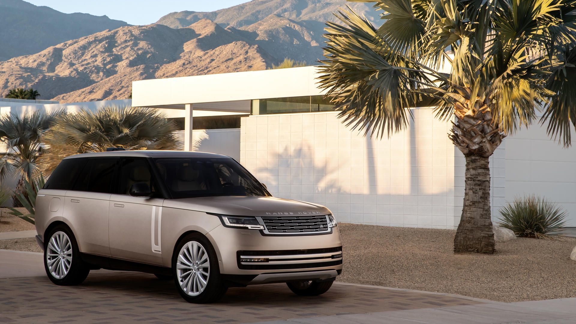 The Commuter's Co-Pilot: How Automated Parking Systems Conquer Tight Urban Spaces