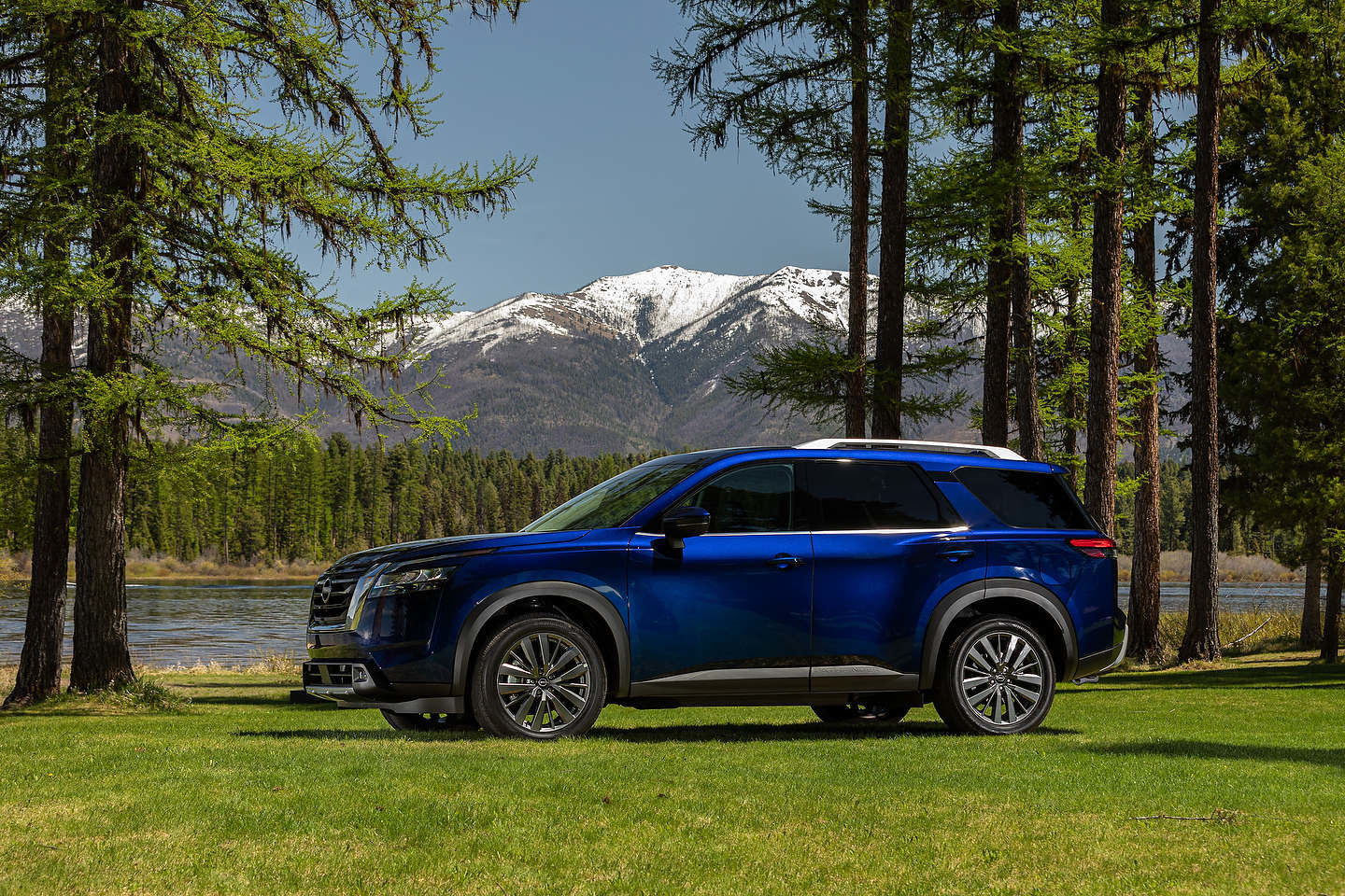Why the 2024 Nissan Pathfinder Leads Over the Ford Explorer: Three Key Advantages