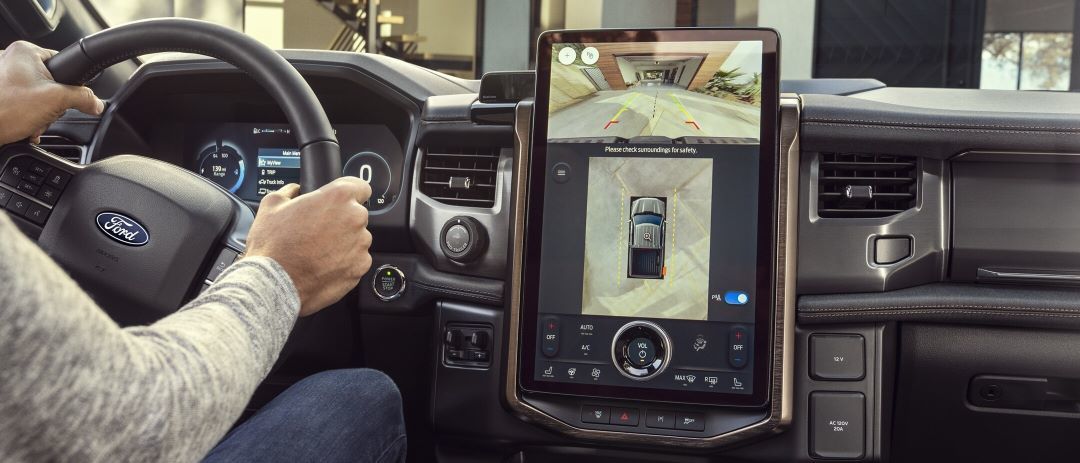 Vue sur une partie de l'aide à la conduite du Ford F-150 Lightning.