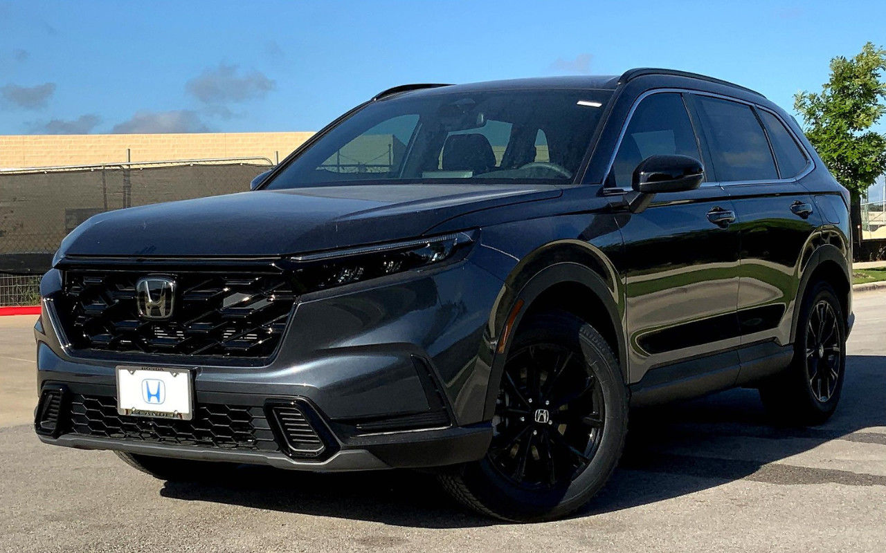 vue latérale avant d'une Honda CR-V 2025 dans un stationnement