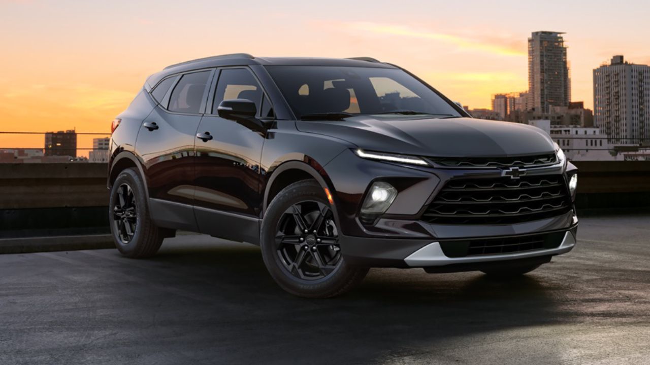 front side view of a 2025 Chevrolet Blazer