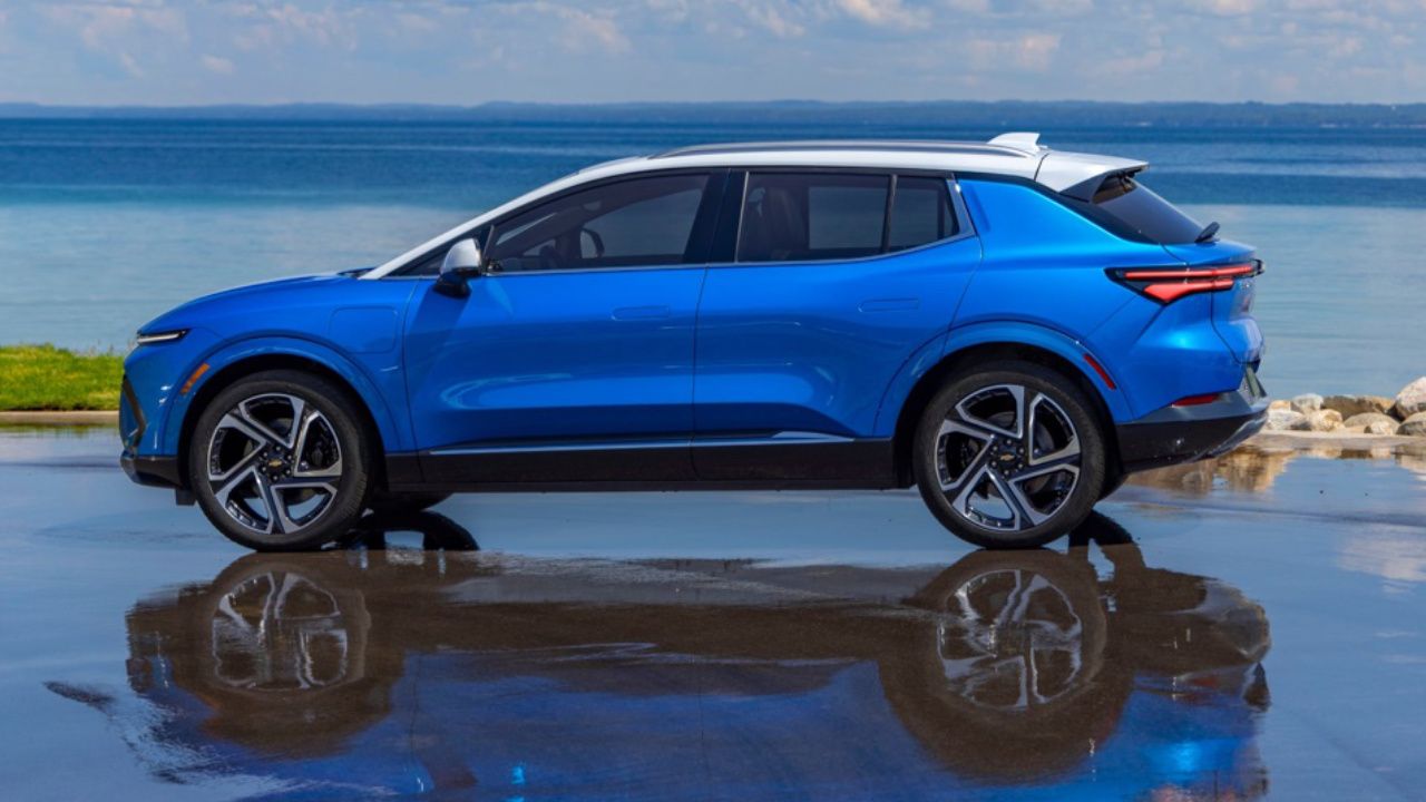 lateral view of a 2025 Chevrolet Equinox EV