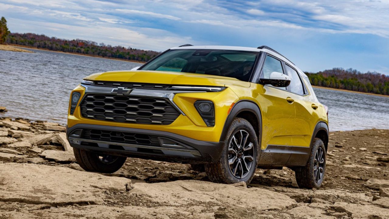 front side view of a 2025 Chevrolet Trailblazer