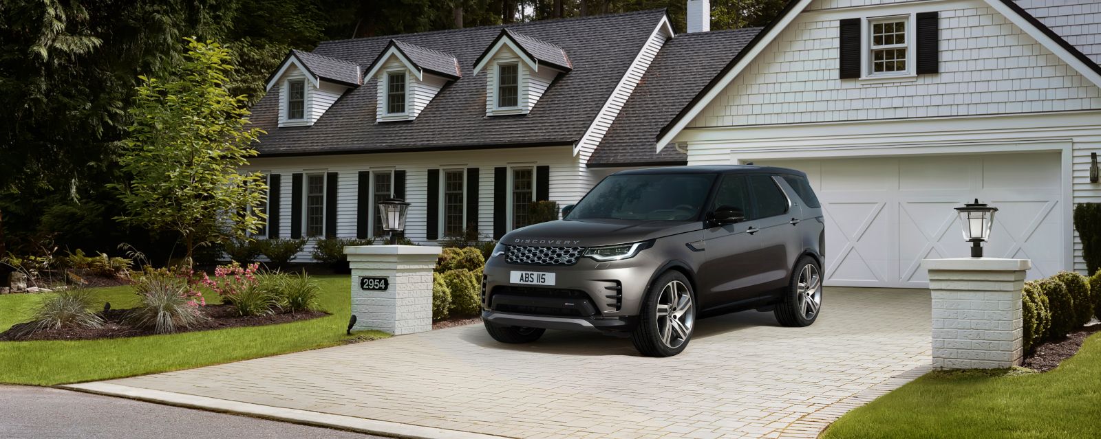 Three Impressive Features of the Land Rover Discovery Decarie Motors