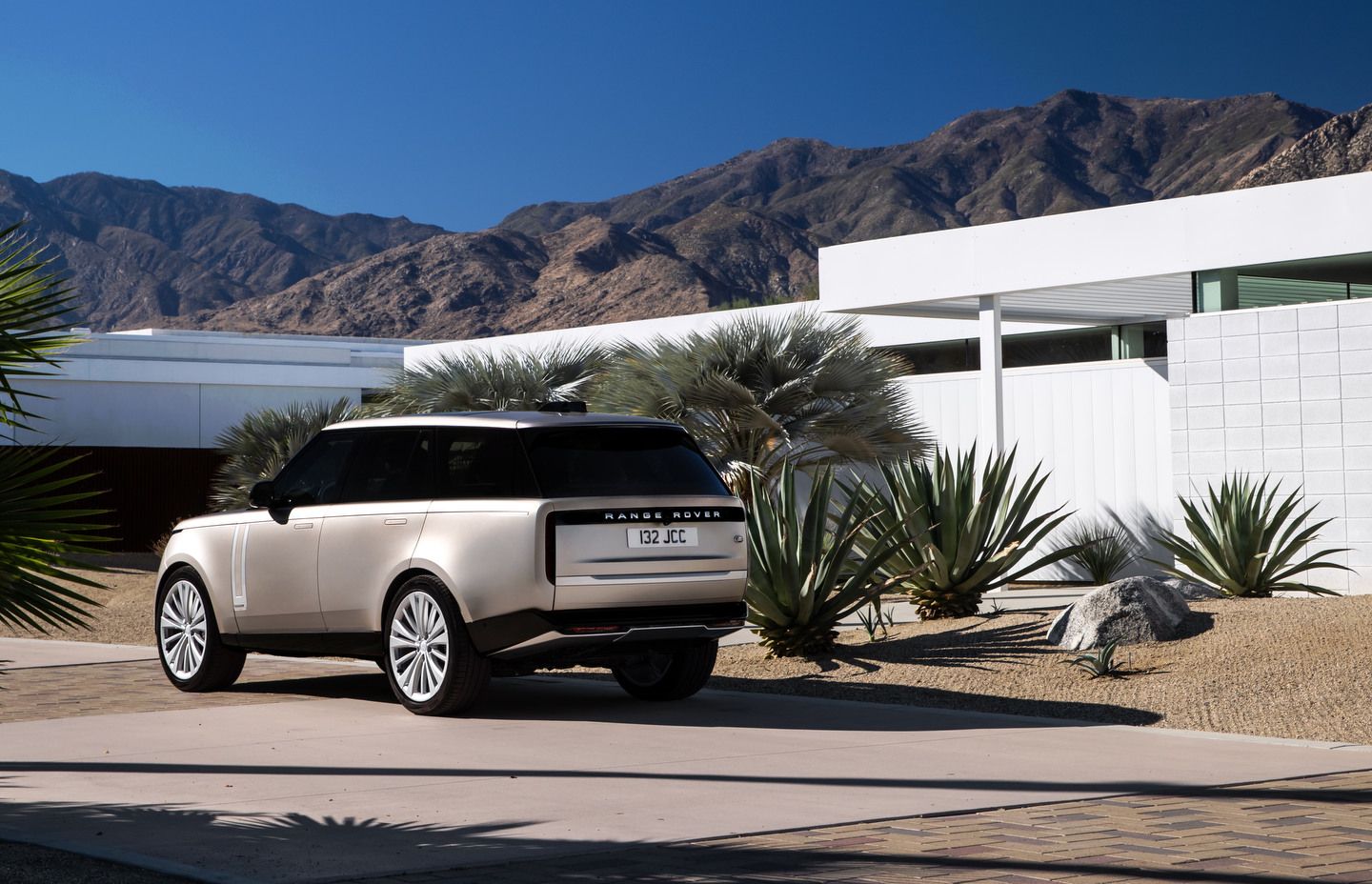 An Overview of the 2023 Range Rover Family Lineup | Decarie Motors Land ...
