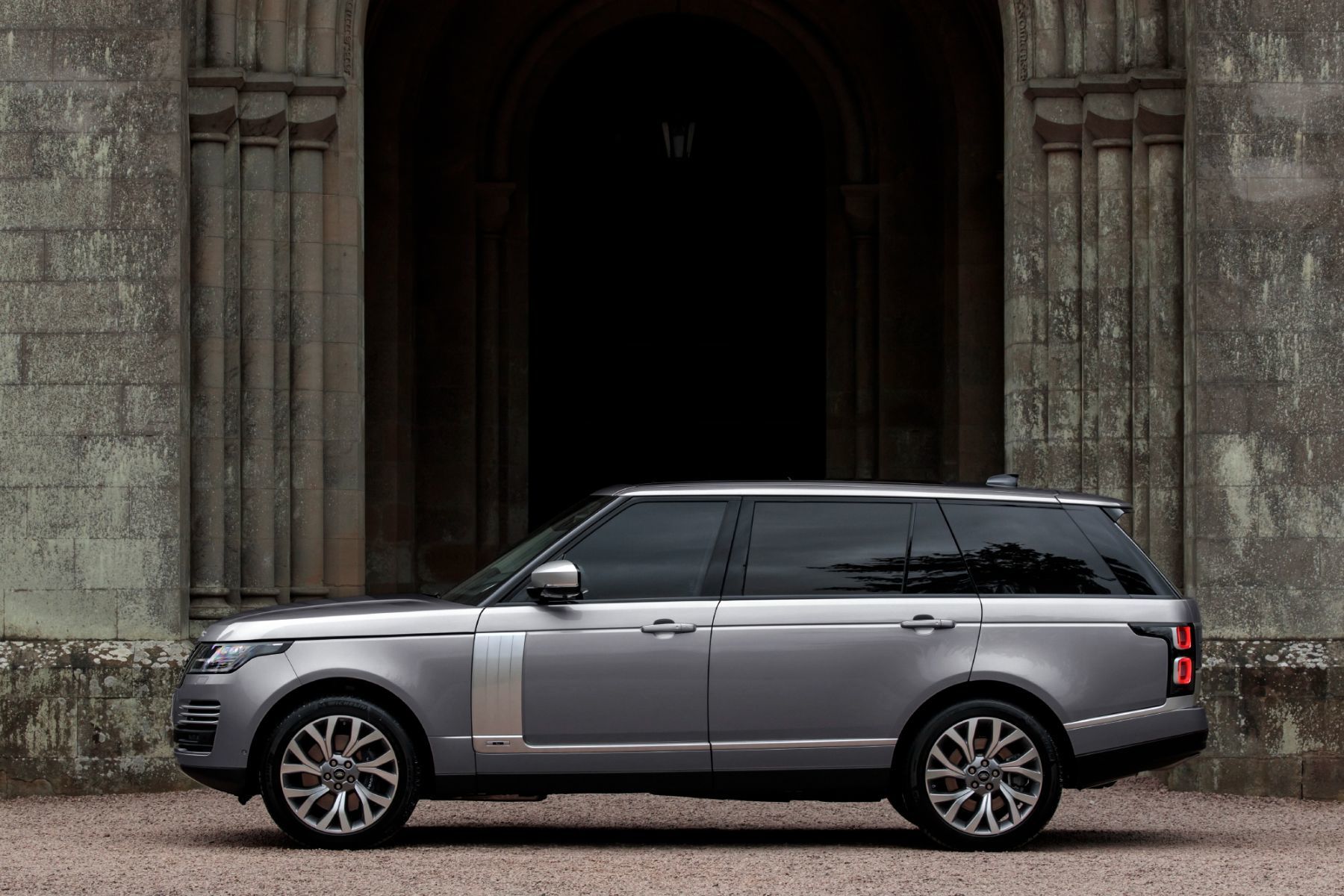 5 raisons pour lesquelles le Range Rover est le VUS de luxe d'occasion le plus sous-estimé