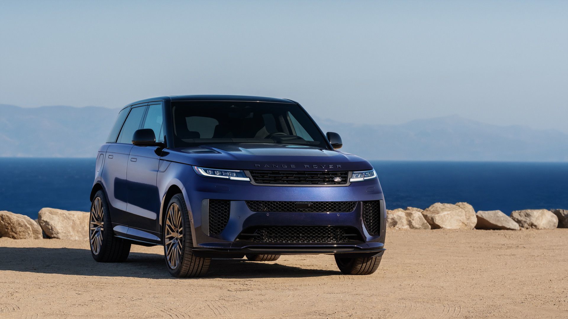 5 Ways the Range Rover SV Puts the