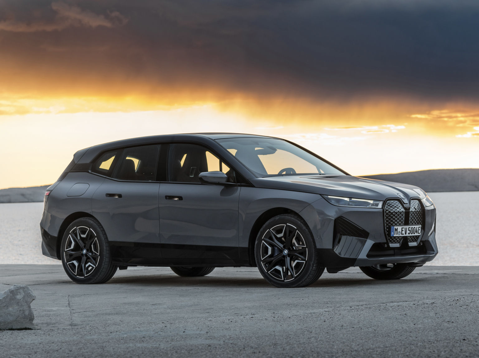 BMW Gallery | The 2022 BMW IX XDrive50 Review