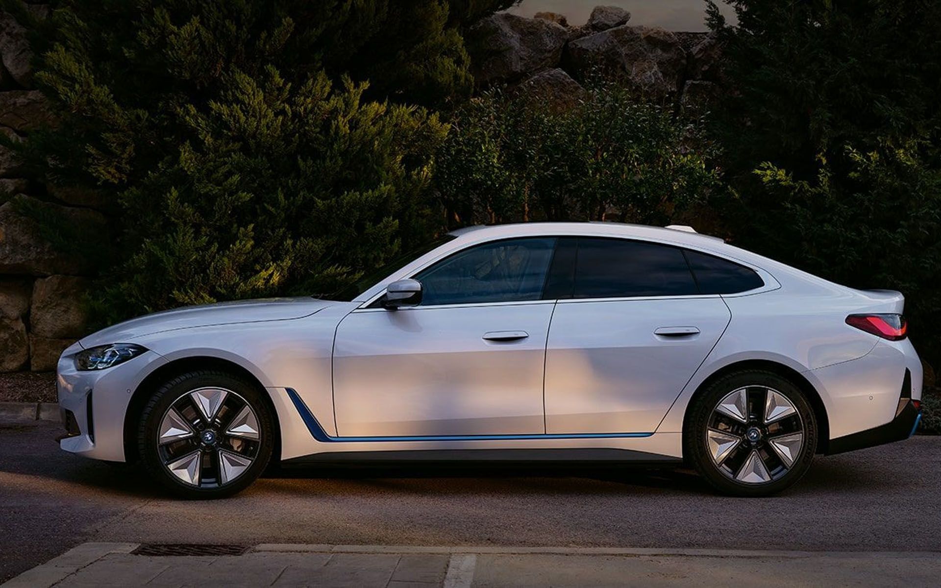 The Best Premium EV in Canada for 2023 is a BMW. Get Yours in Calgary.