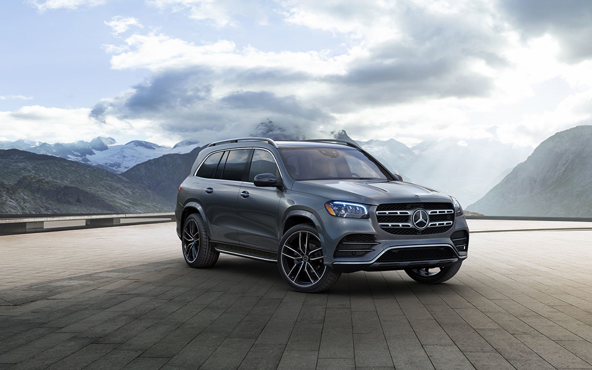 2023 GLS SUV | Now in North Vancouver