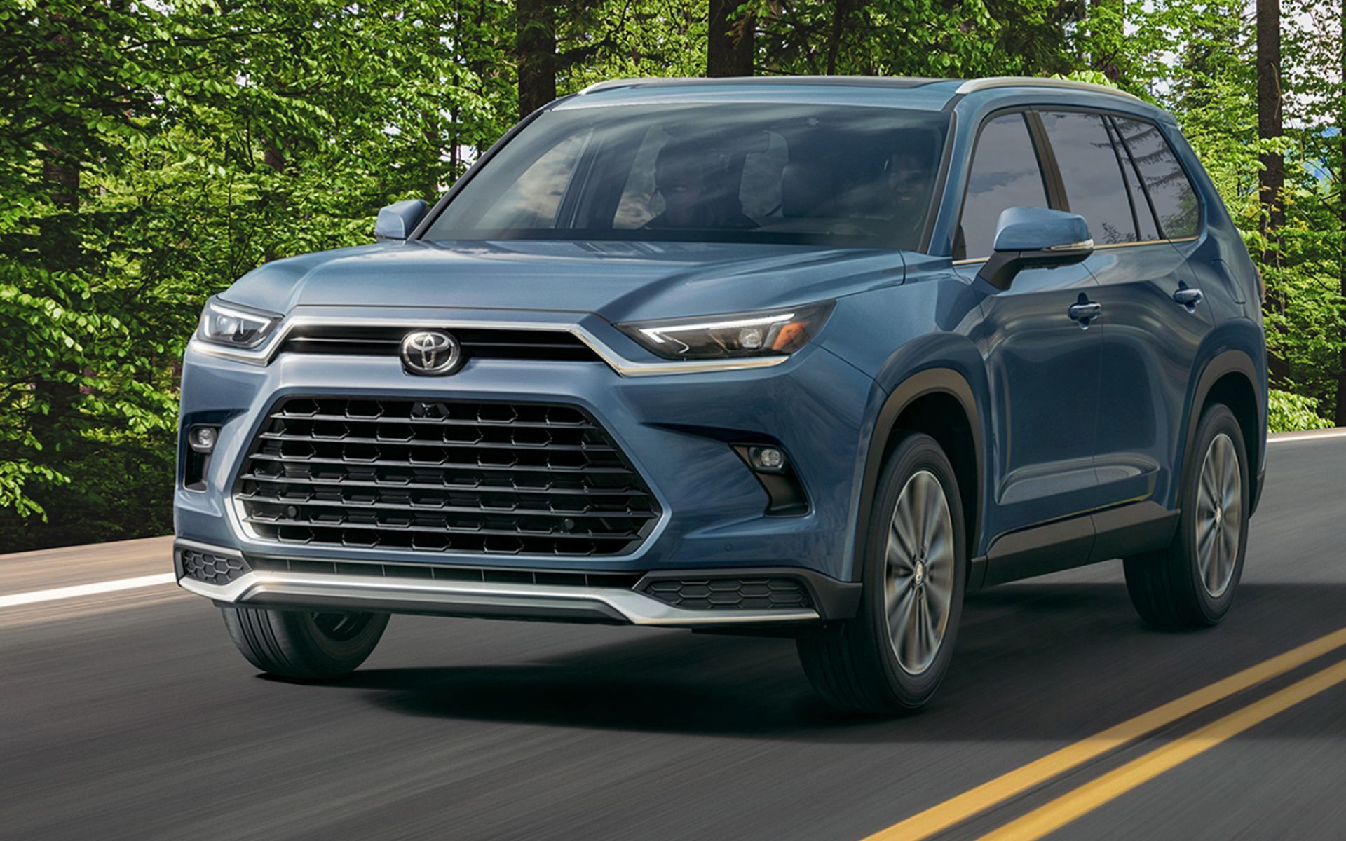 A First Look into the 2024 Toyota Highlander SUV