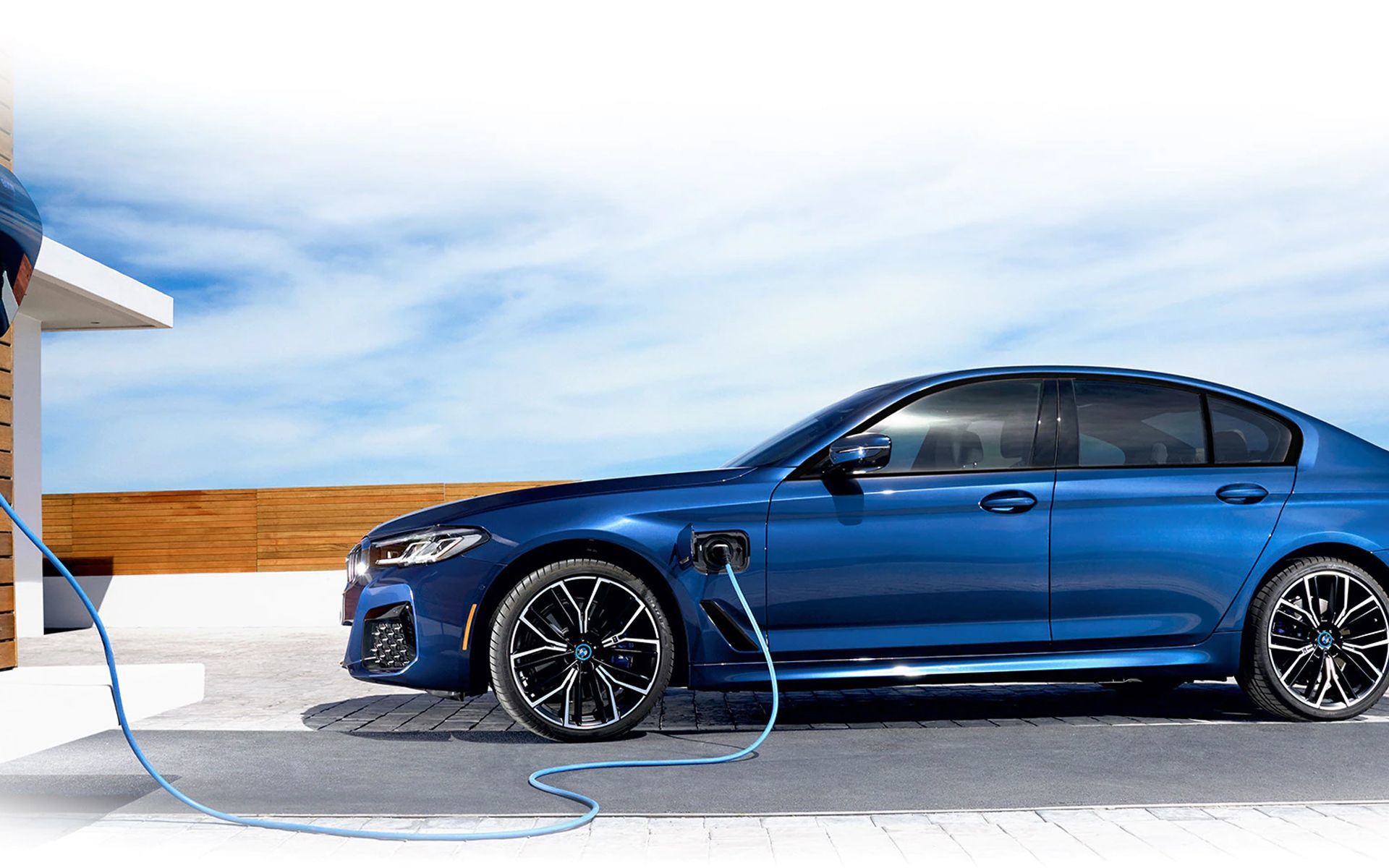 A new future Plug-In Hybrid Wagon under BMW's lineup?