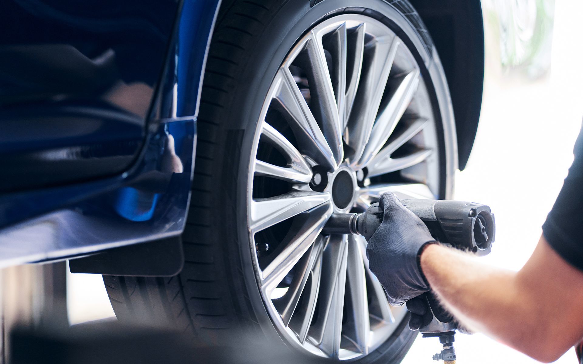 Pourquoi les changements de pneus sont essentiels pour la sécurité et la performance