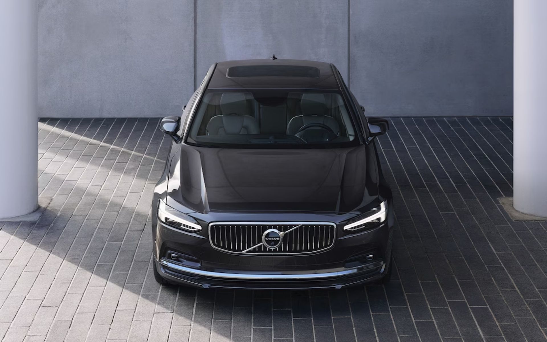 Explore the 2024 Volvo S90: Luxury, Performance, and Innovation in Vancouver