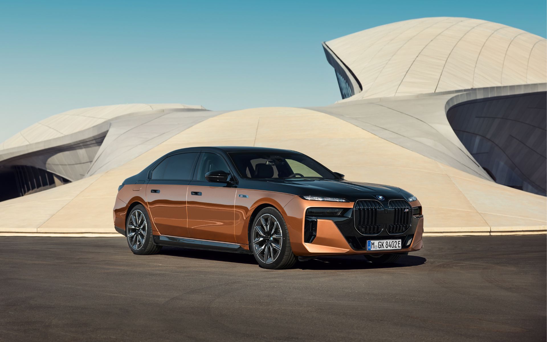 2024 BMW i7: Redefining Electric Luxury