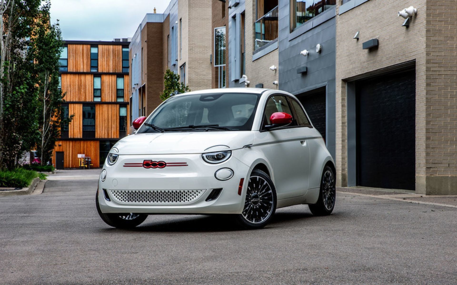 Experience the 2024 FIAT® 500e BEV: A New Era of Electric Driving