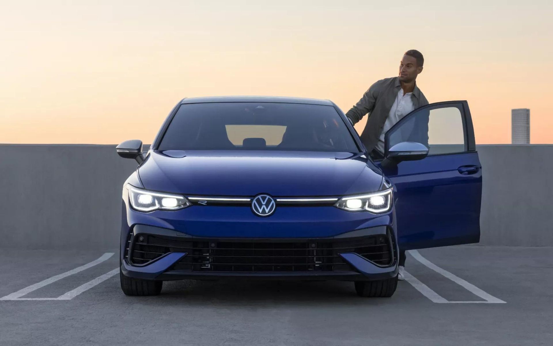 Unleashing Power and Precision: The 2024 Volkswagen Golf R Performance Features