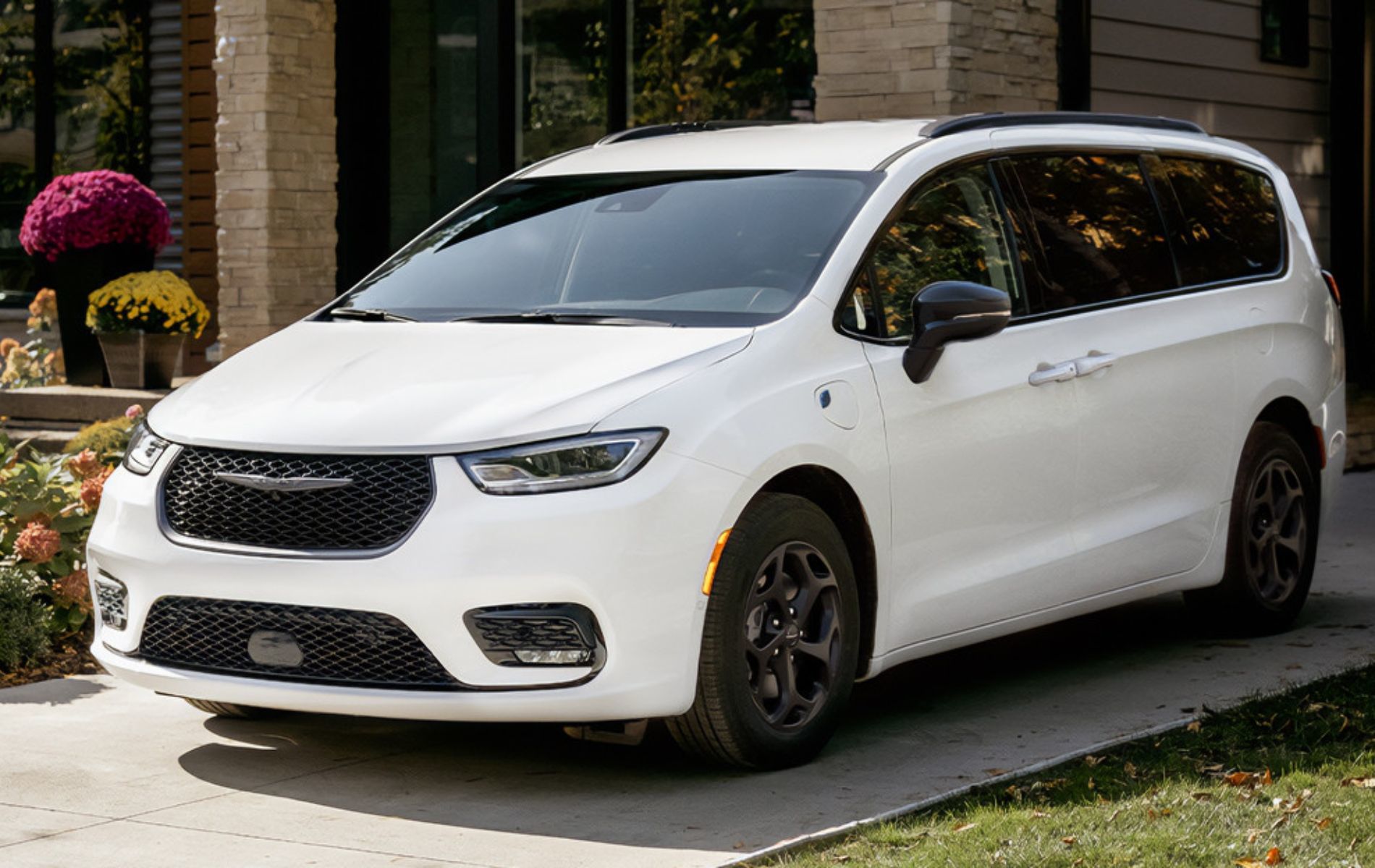 The 2025 Chrysler Pacifica PHEV Turns Every Drive into a Family Adventure