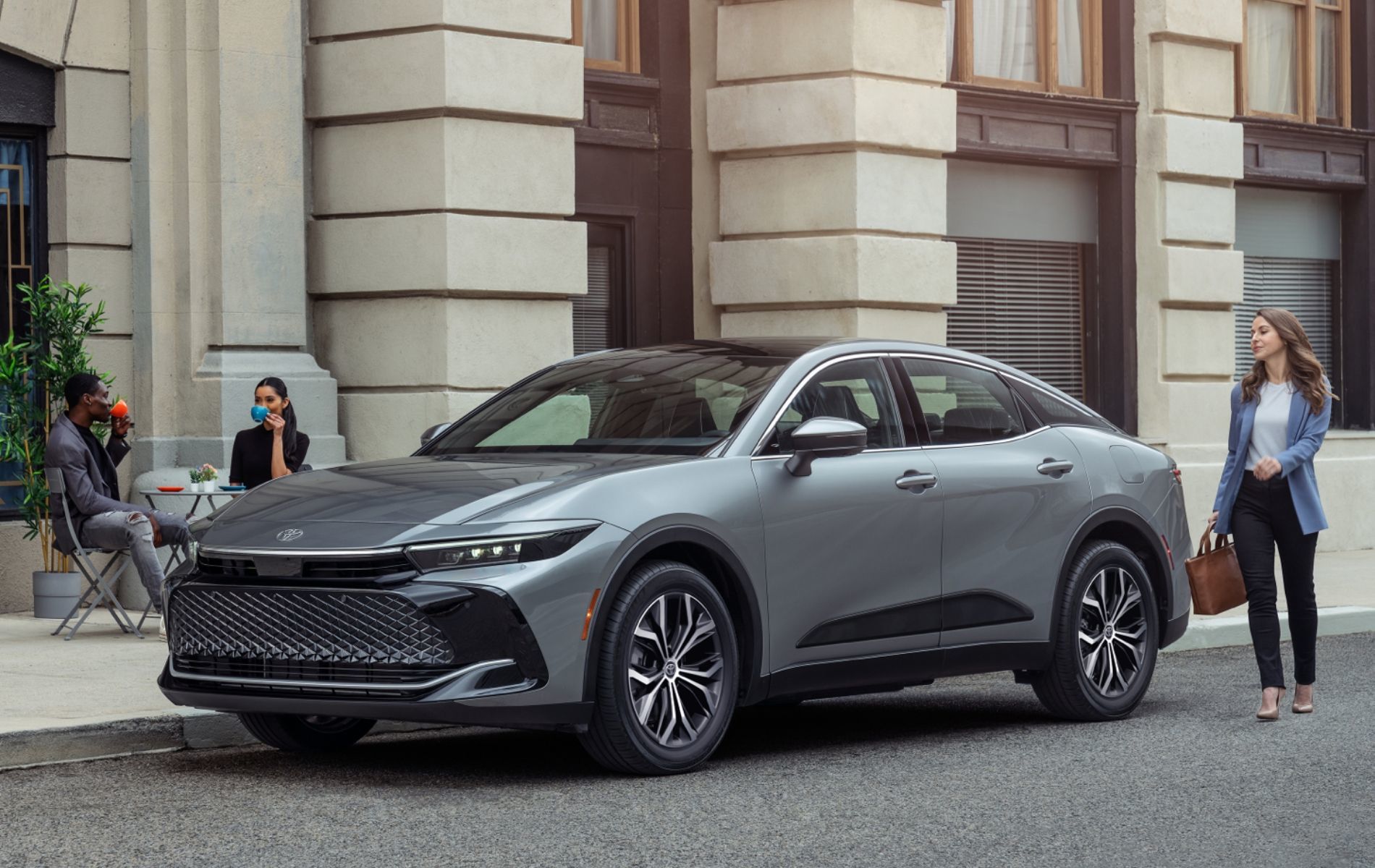 La Toyota Crown 2025, une berline hybride d’exception