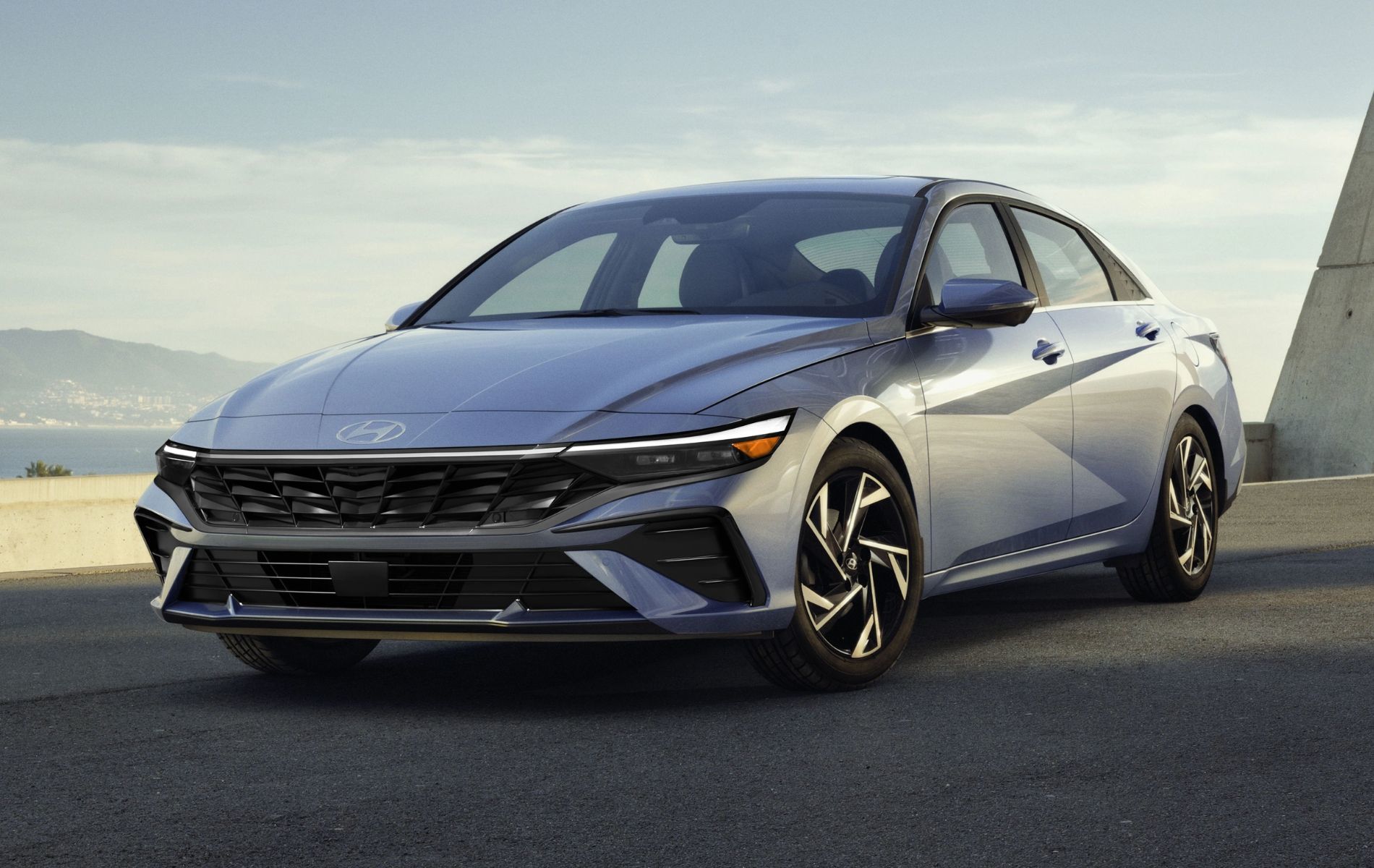 2025 Hyundai Elantra Engine and Performance Review