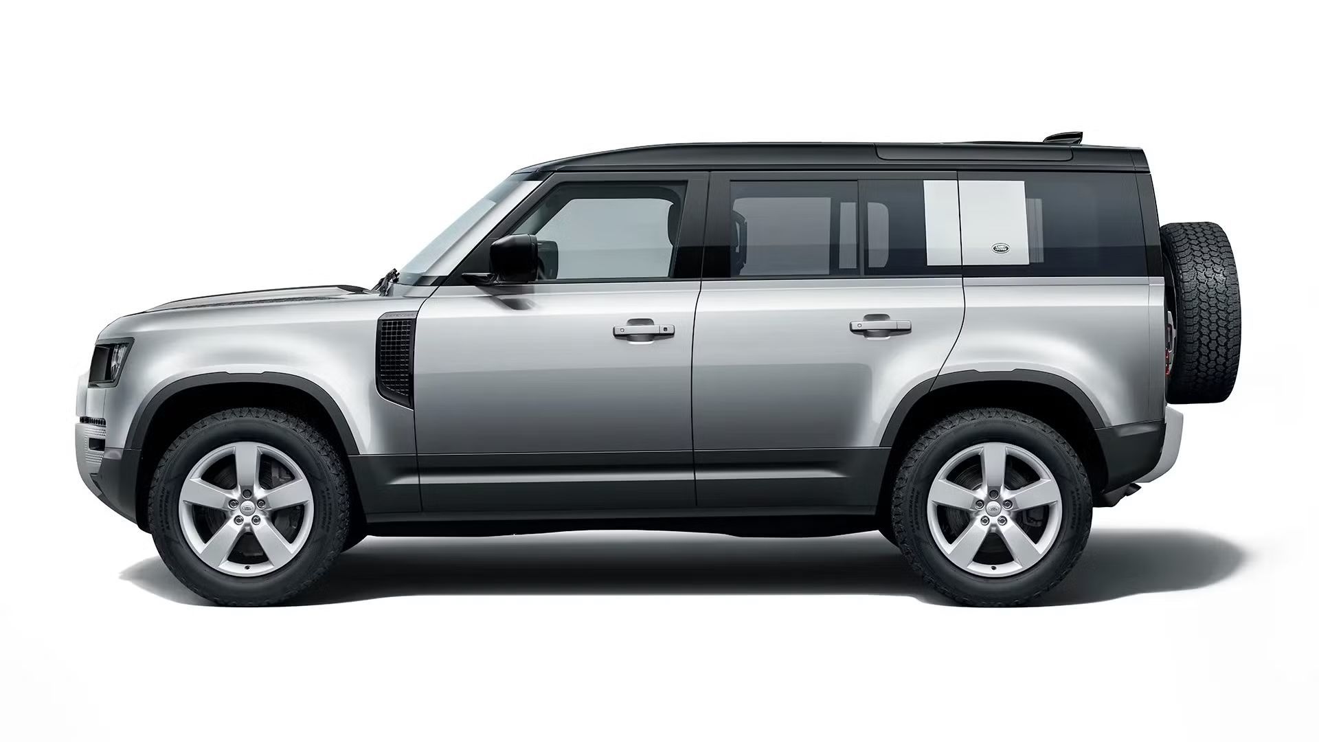Land Rover’s 2025 Electrification Strategy: A Look Ahead