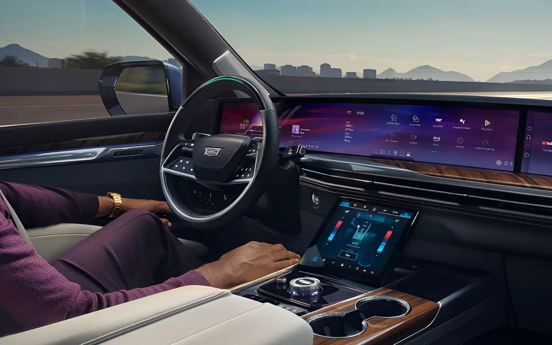 Super Cruise® Awarded MotorTrend Best Tech 2025: Best Hands-Free Driving Technology
