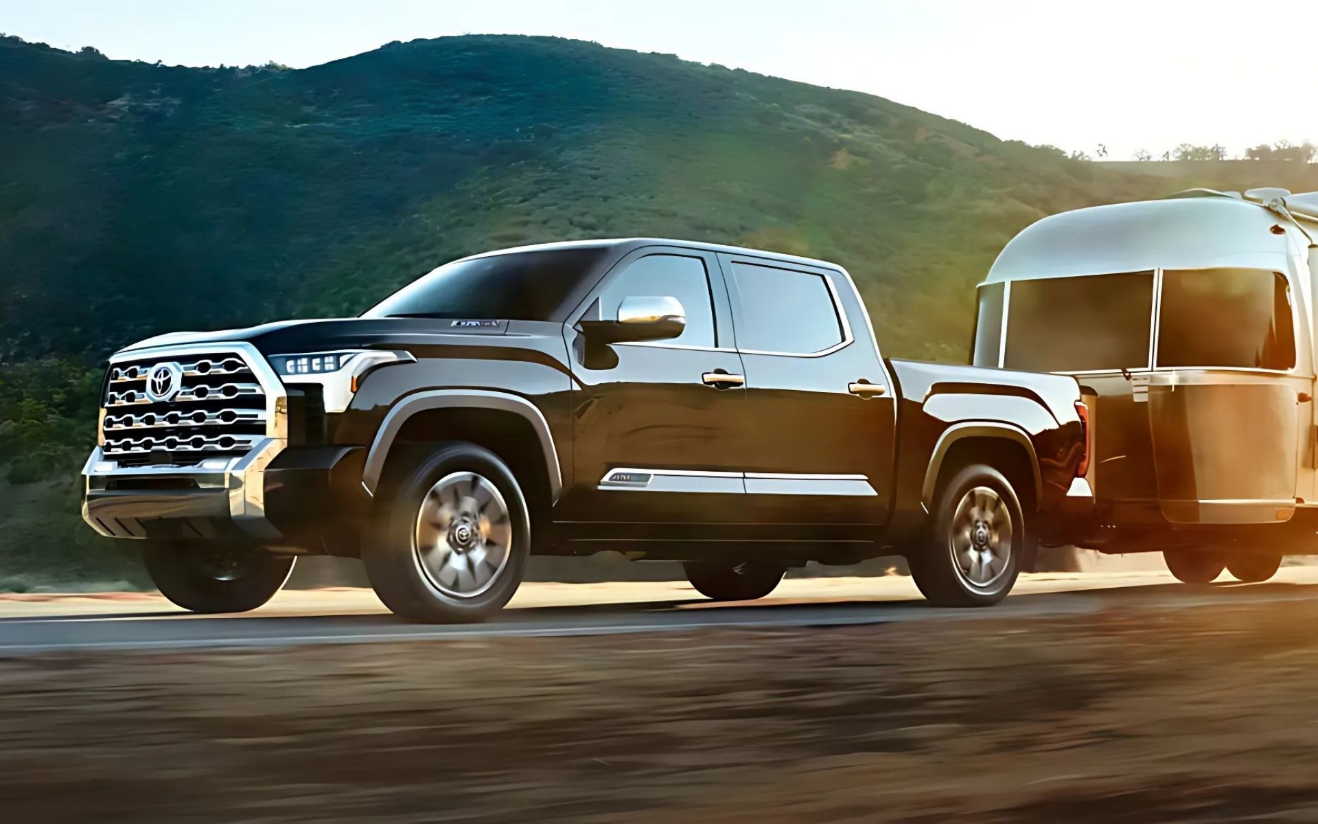 2025 Toyota Tundra Hybrid Performance Features