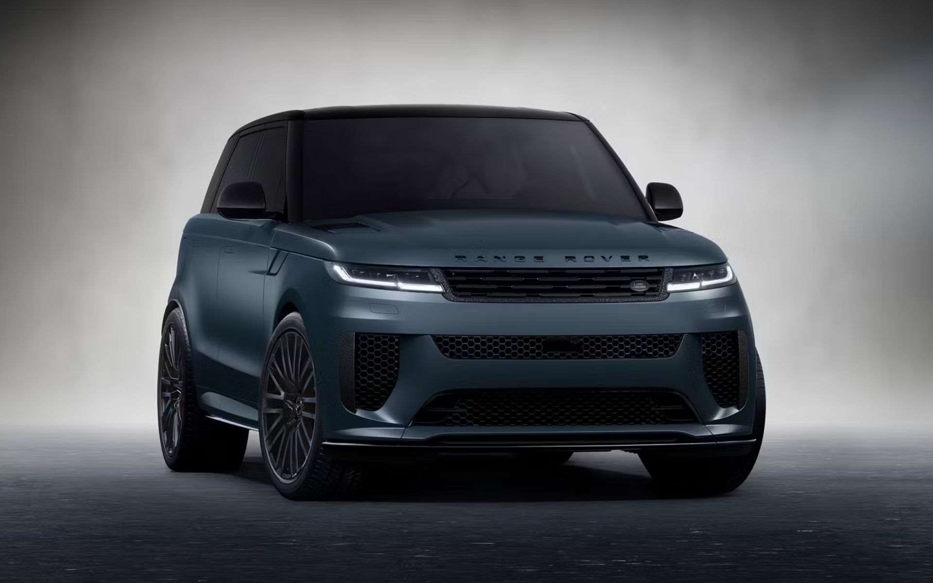 Top Design Highlights of the 2025 Range Rover Sport Mild Hybrid