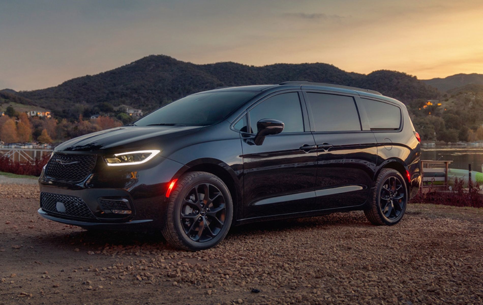 Meet the 2025 Chrysler Pacifica: Minivan Reinvented for Modern Families