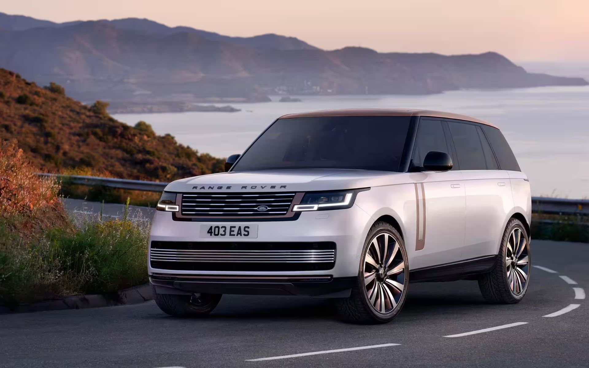 2025 Range Rover MHEV Performance in North Vancouver, BC