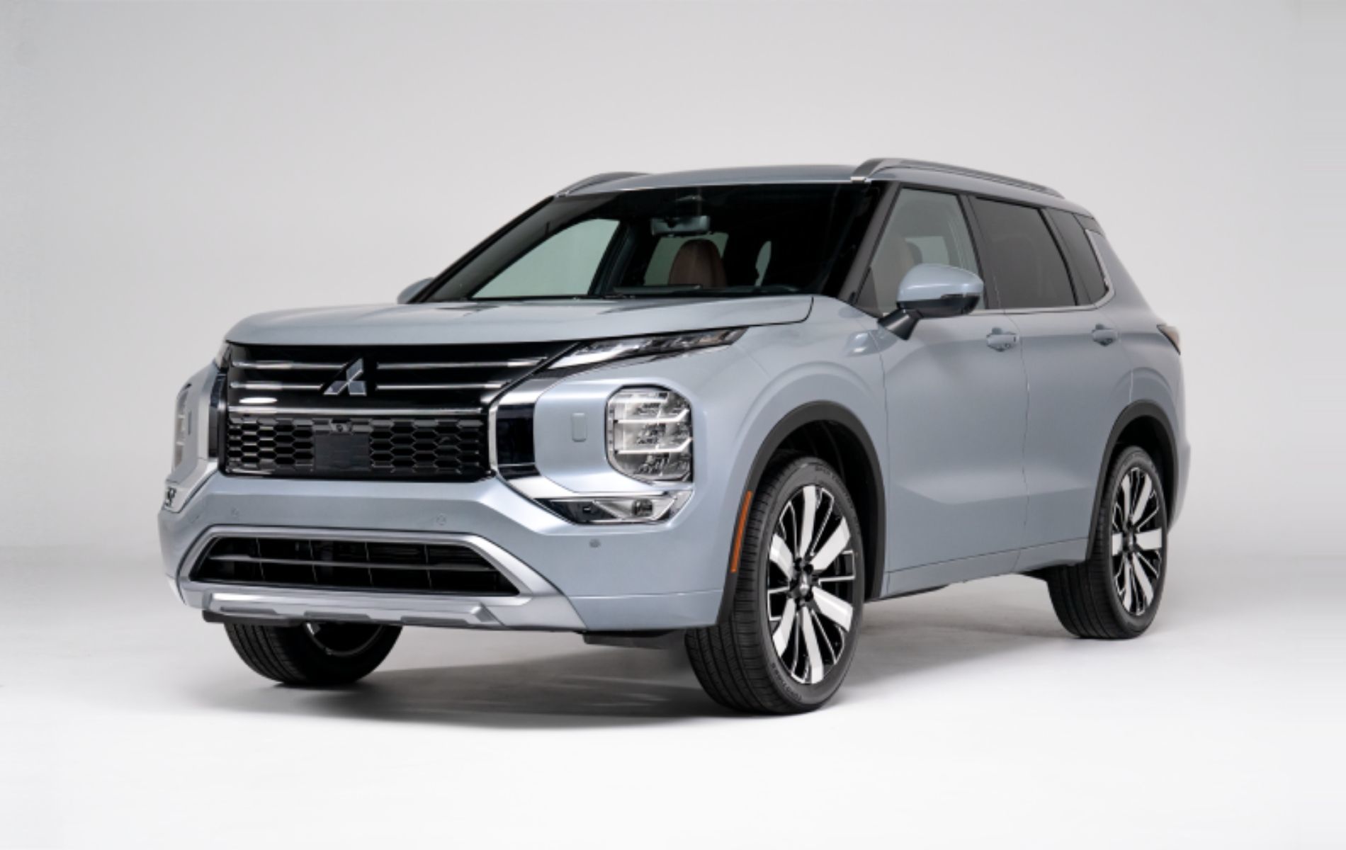 2025 Mitsubishi Outlander Review: What’s New, What’s Hot, What’s Real