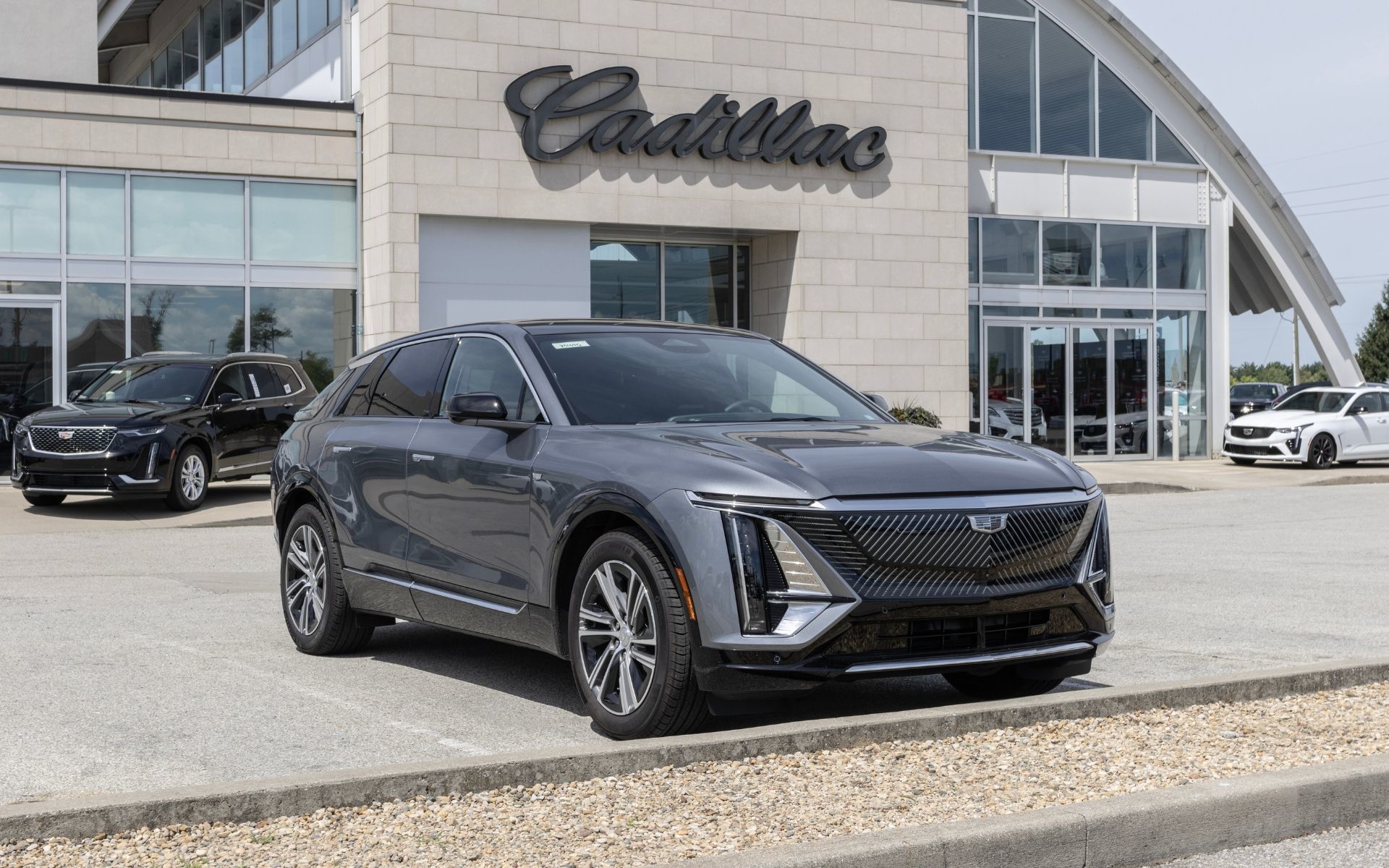 Meet the Electric SUV That Turns Heads: 2025 Cadillac LYRIQ
