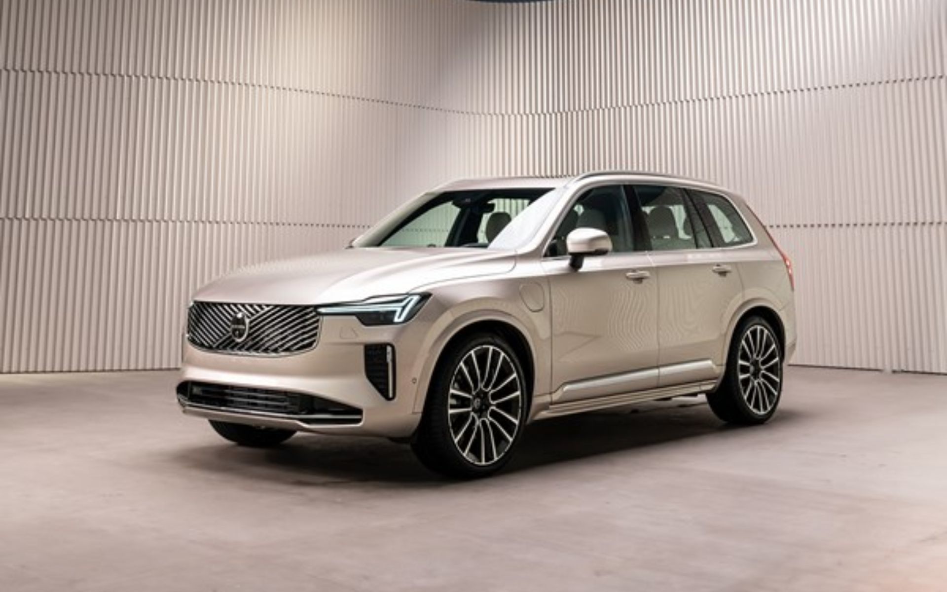 Volvo XC90 PHEV 2025 : tout ce que vous devez savoir