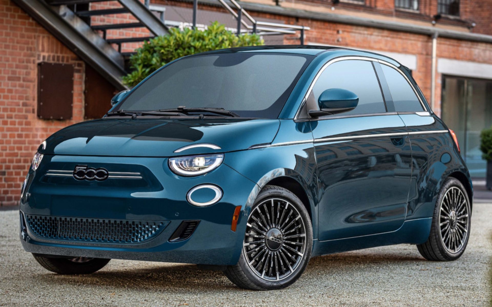 Cars Nyc Fiat 500e 2025 Wallpaper For Android