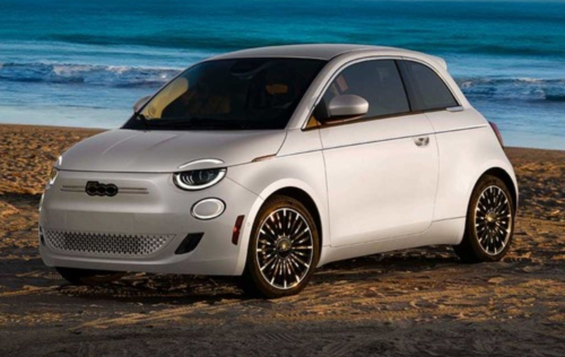 Meet the 2025 FIAT 500e BEV