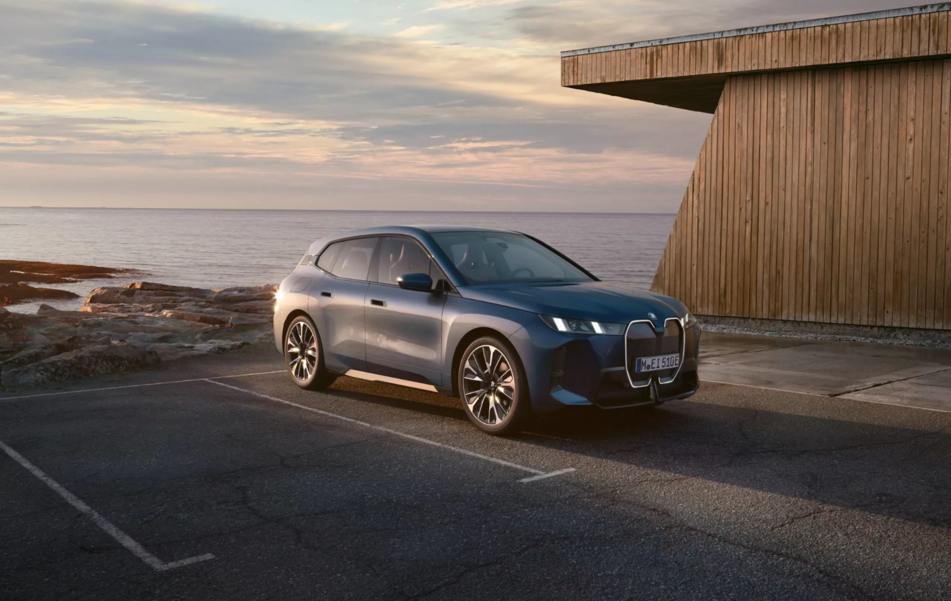 BMW iX Signals a New Chapter for BMW Electric SUVs