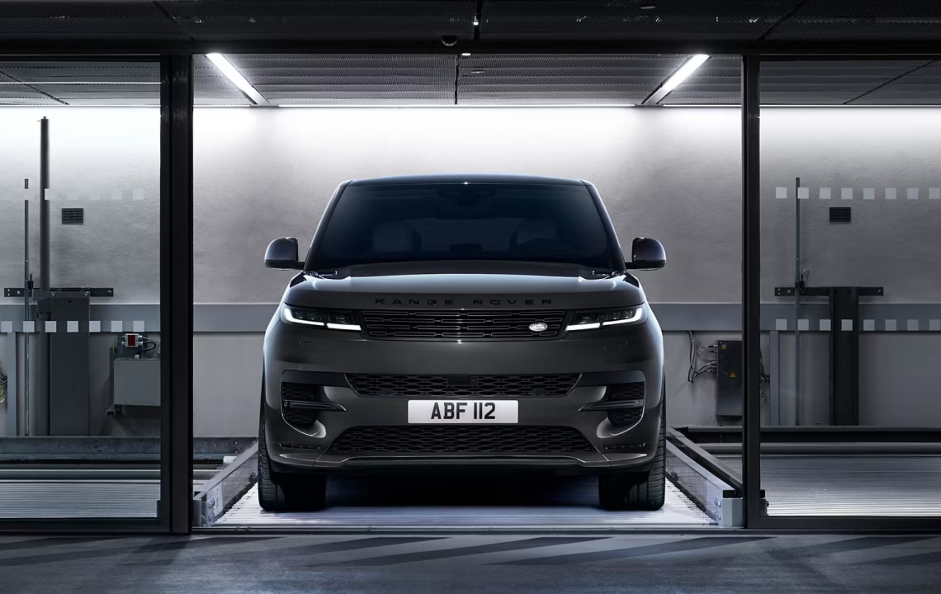 2026 Range Rover Sport: Electrified Performance and Luxury Design for Canadian Roads