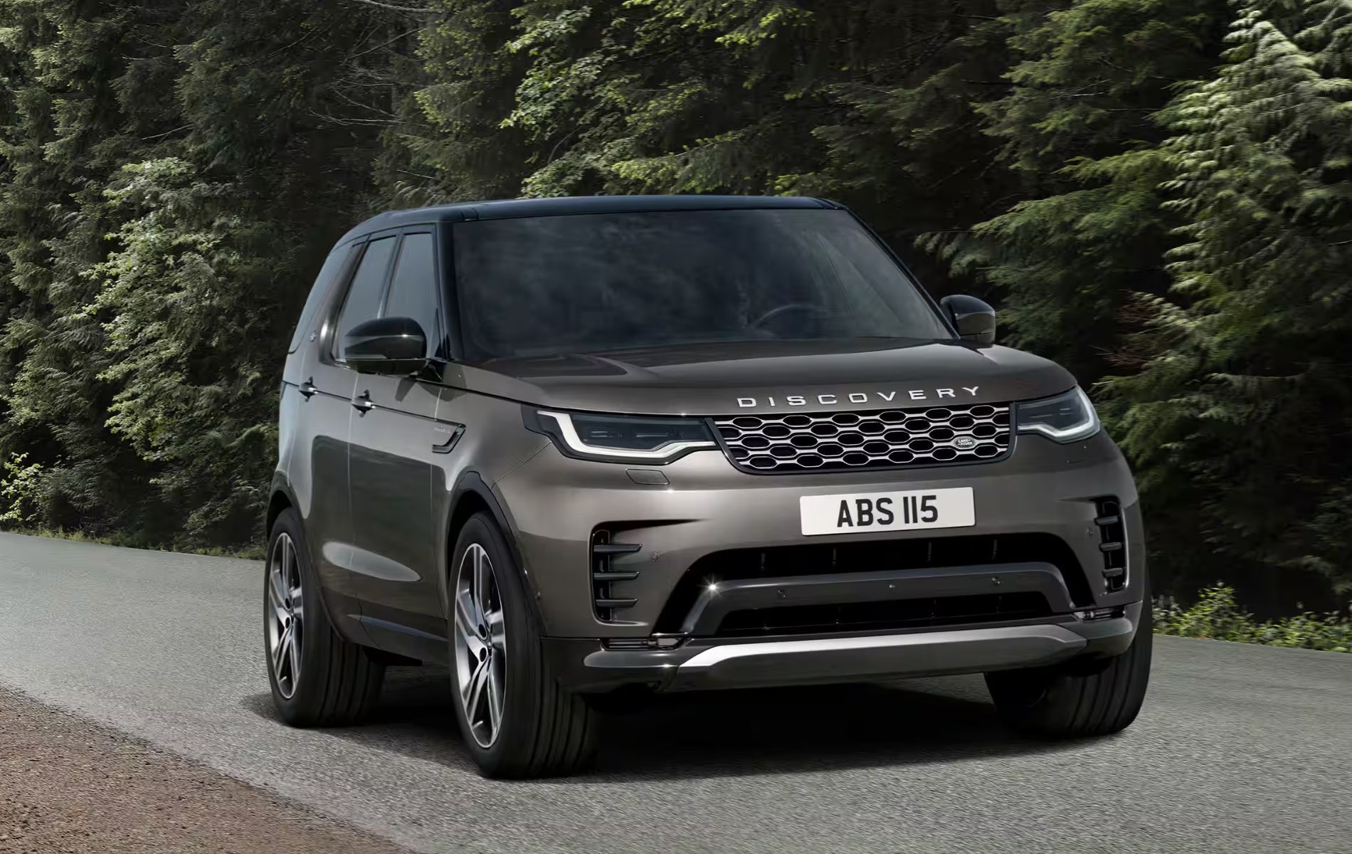 Meet the 2026 Land Rover Discovery: Adventure Without Compromise