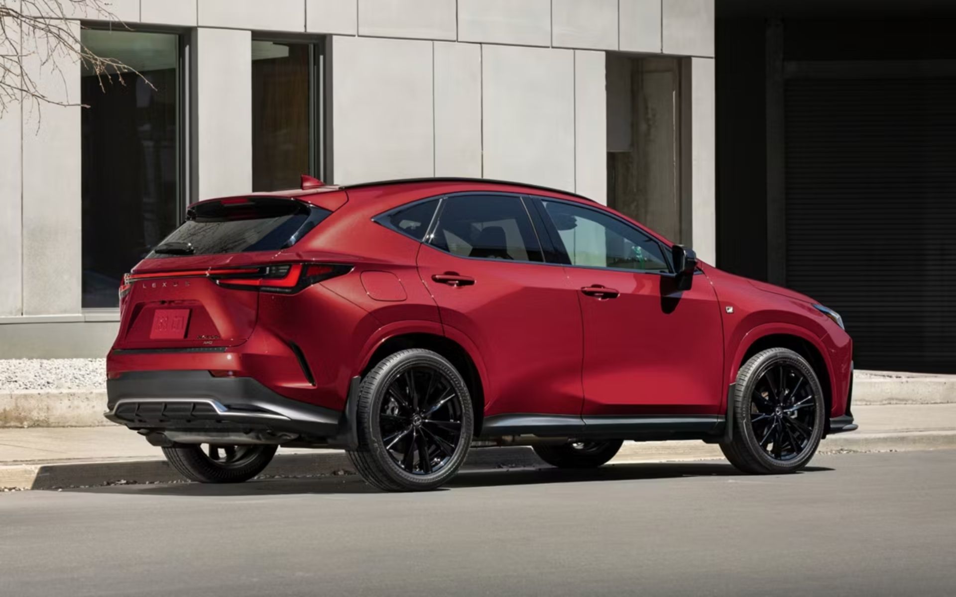 Lexus NX Hybride Branchable 2026 : l'électrification du luxe