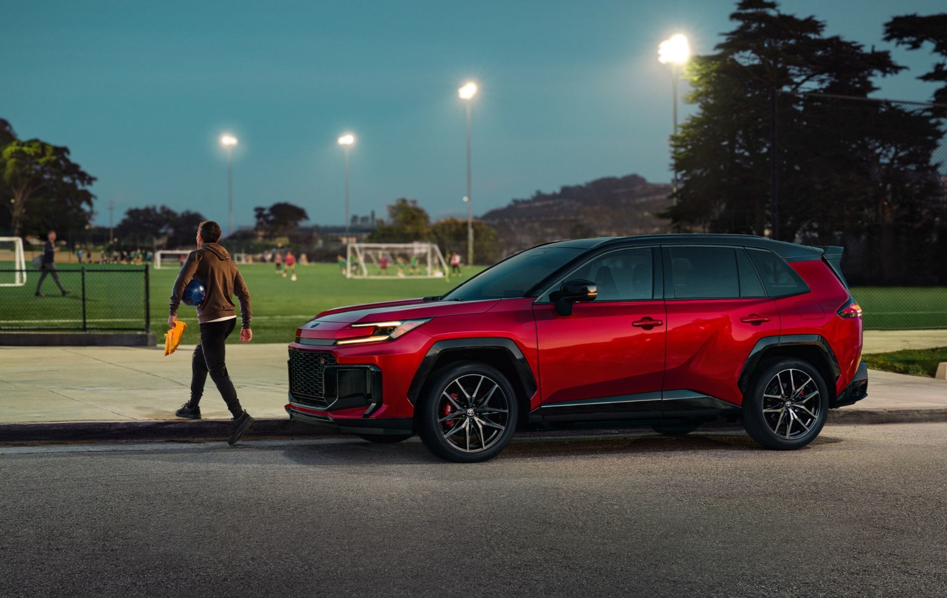 RAV4 hybride branchable vs hybride simple : lequel choisir ?