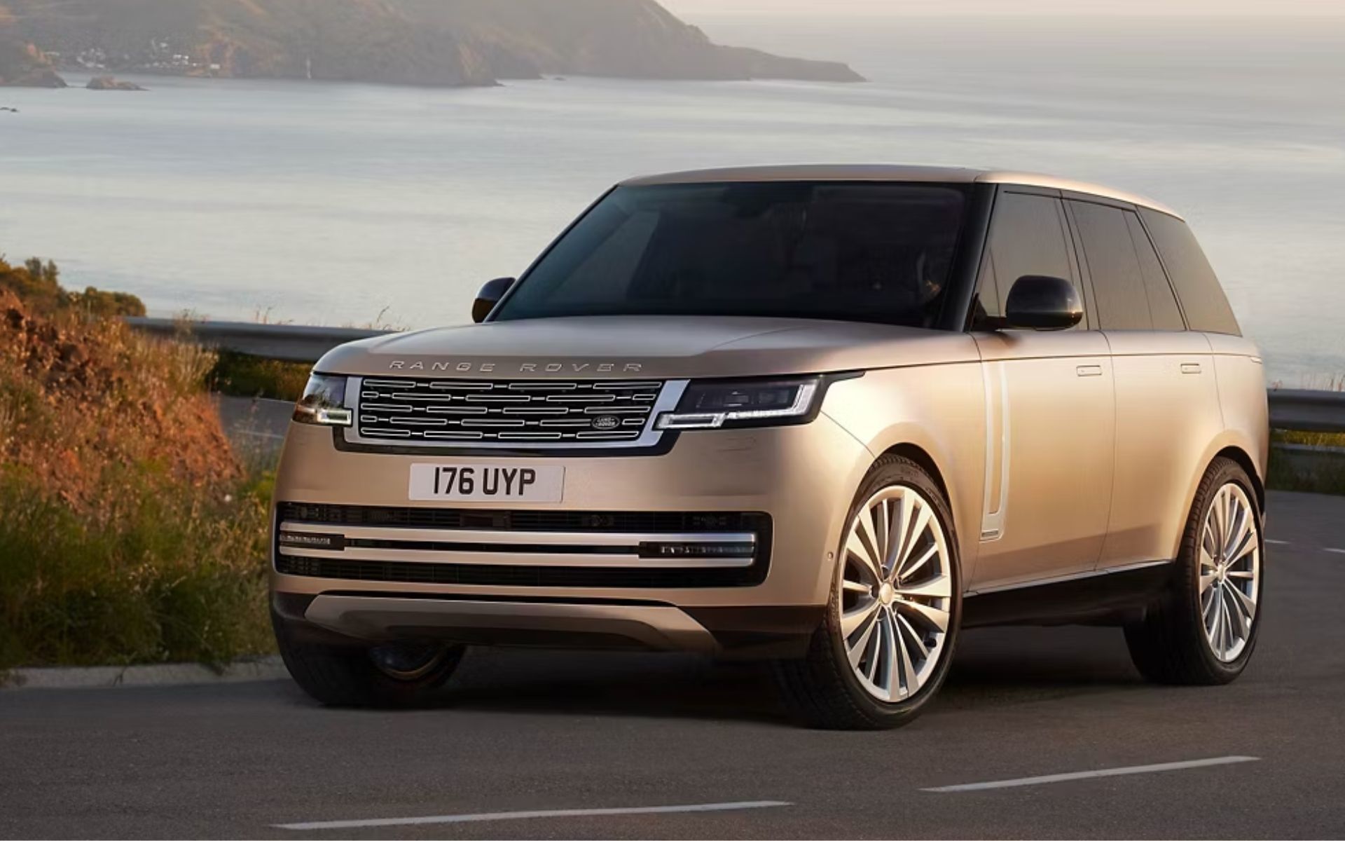 2026 Range Rover Performance: Where Power Meets Refined Control