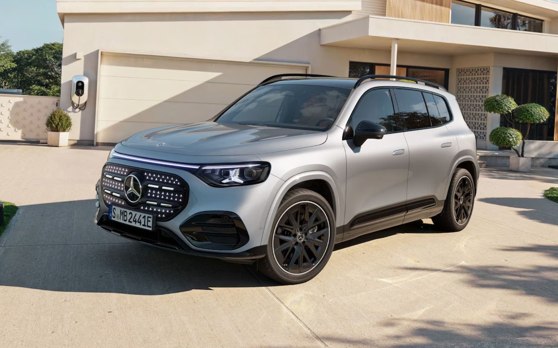2026 Mercedes-Benz GLB: Small Footprint, Big Ambition