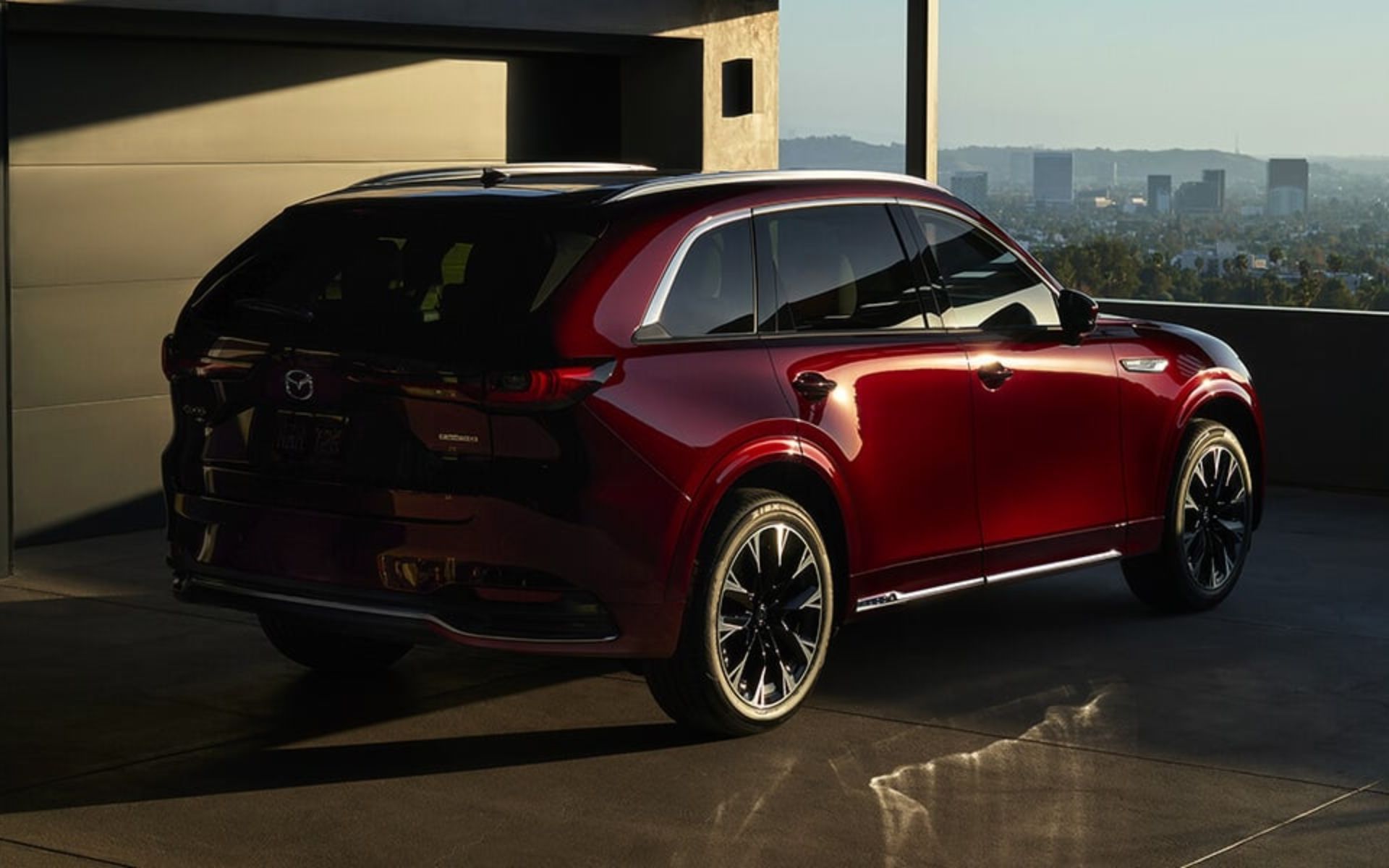 Mazda CX-90, le VUS hybride léger au Québec