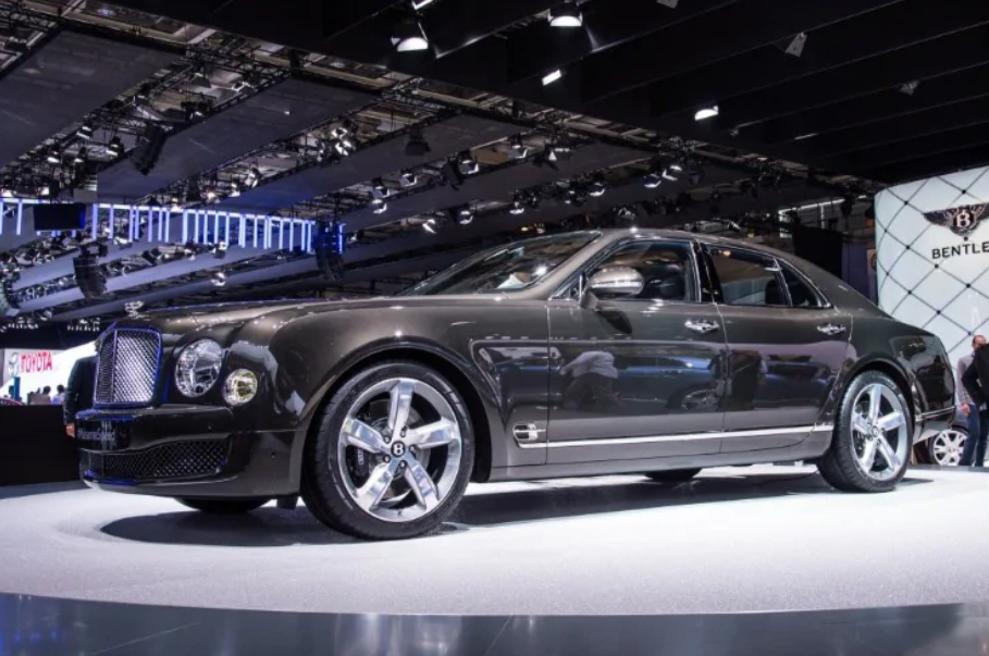 Bentley Brings Speed to Paris with New Flagship Mulsanne