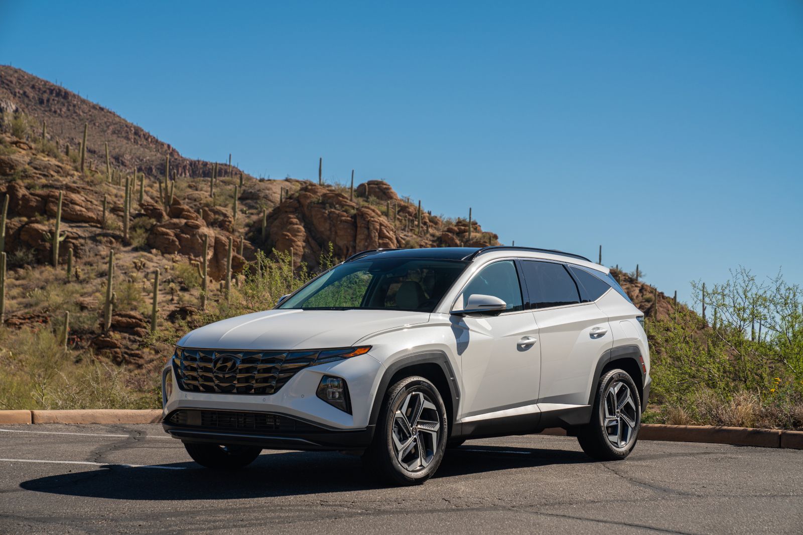 Winnipeg Hyundai Here’s How the 2023 Hyundai Tucson Hybrid Stands Out
